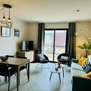 https://appartement-vue-mer-avec-piscine-50m-de-la-plage.inbrittany.com