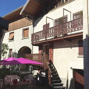 https://2-chemin-des-epinois.hotels-rhonealpes.com